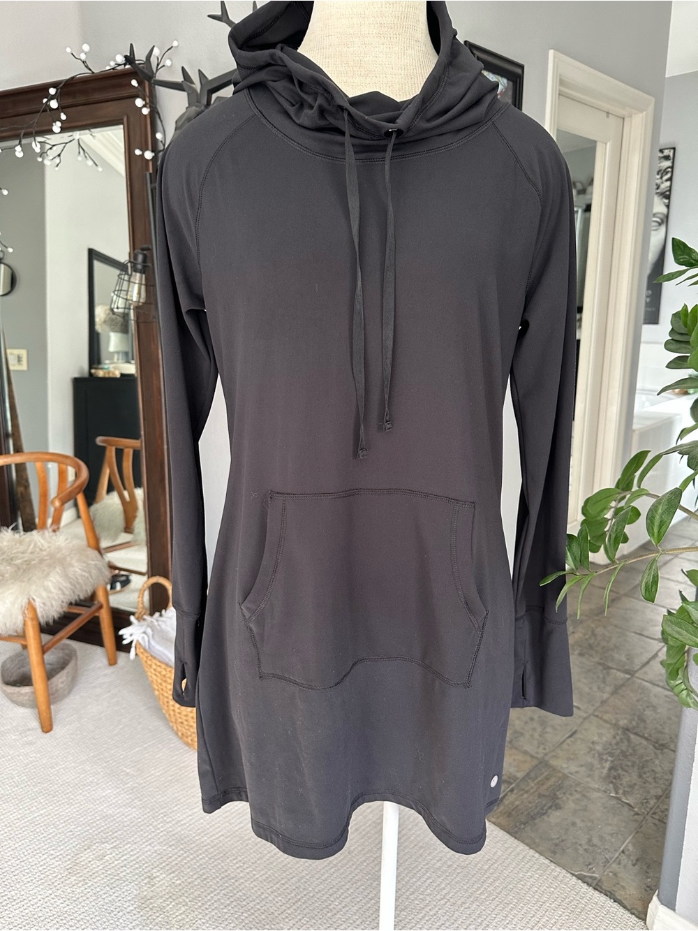 Yogalicious Black Hooded Dress with Kangaroo Pocket size large - Picture 4 of 14